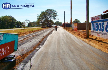 AVENIDA MARGINAL TAMBÉM ESTÁ SENDO ASFALTADA